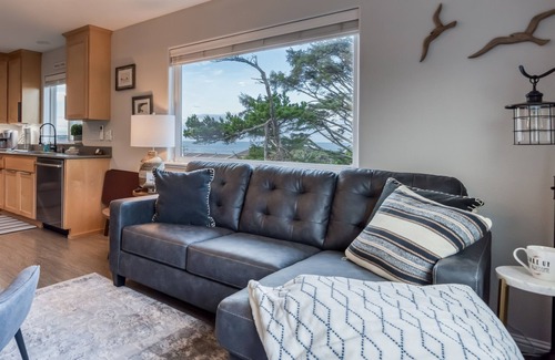 Lincoln City House | Pacific Peeks 2 - Oceanview Pet Friendly Retreat with EV Charging (fee)