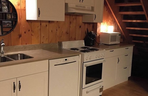 Ucluelet Cabin | Pacific Rim Cabin Cozy waterfront cedar cabin with hot tub. Pet friendly!