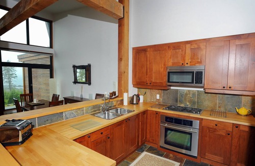 Ucluelet Condo | Pacific Rim Retreat