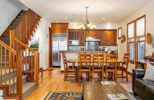 Telluride Apartment | Pacific Street Townhome 514B by AvantStay Cute Townhouse in the Heart of Telluride
