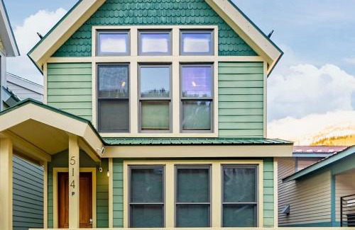 Telluride Apartment | Pacific Street Townhome 514B by AvantStay Cute Townhouse in the Heart of Telluride