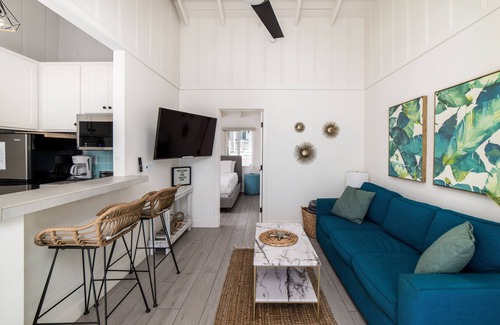 Oceanside Condo | Pacific Villa #1 | Relaxing Oceanfront Patio Views