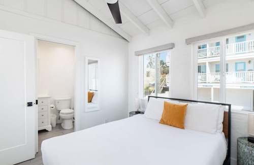 Oceanside Condo | Pacific Villas - Unit 2