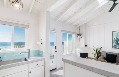 Oceanside Condo | Pacific Villas - Unit 2
