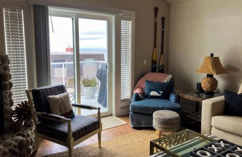 Rockaway Beach House | Pacific Vista Lookout