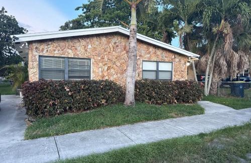Dania Beach House | Pacifica Fort Lauderdale Airport