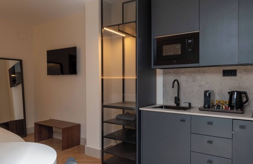 Adelfas Apartment | Pacifico Suites near Retiro