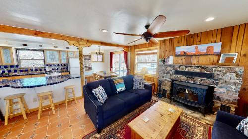 Spanish Valley House | Pack Creek ~ Farm House