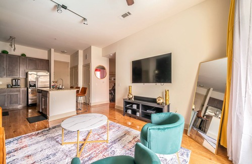 Astrodome Apartment | PackHouse NRG/MED Center