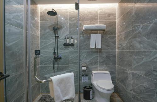 Huadu Hotel | Paco Hotel Guangzhou North Railway Station