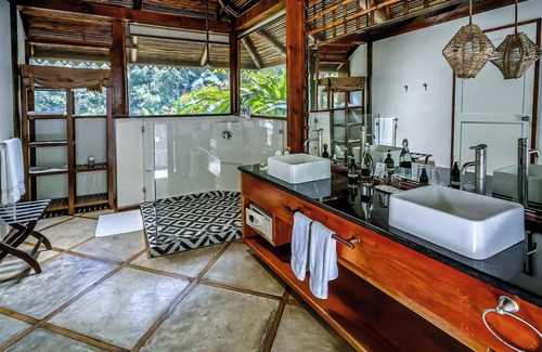Bajo Tigre Cabin | Pacuare Lodge by Böëna