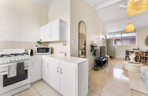 Glenelg South Apartment | Pad Off Pier - 2BR, Wifi