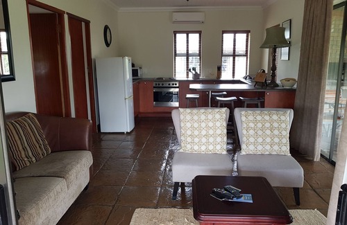 Simondium House | Paddabult Self Catering Cottages