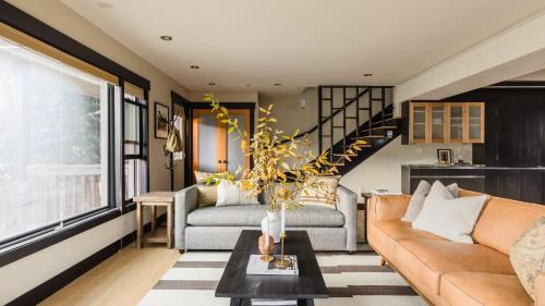 Historic District House | Paddington by AvantStay Cozy Chic Ski Lodge Mins from Mountain