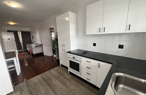 Paddington Apartment | Paddington Pad 2 bedrooms Ground Floor Walk Suncorp Train Cafe nfree Parking