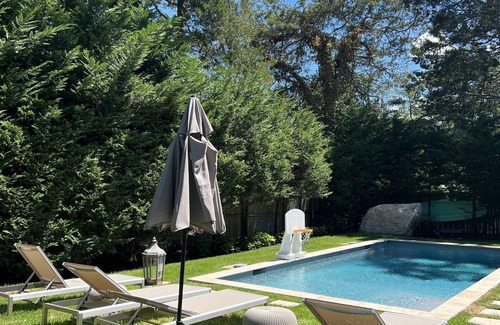 Sag Harbor House | Paddle board? Beach Sunsets? Fine dining? Vineyards? This is the ideal getaway.