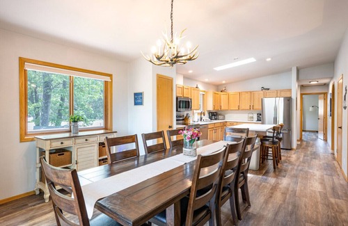 Oxford House | Paddler's Paradise at Lake McGinnis