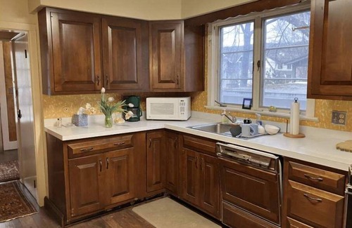 Ithaca House | Paddock House Natural Area Gem! Covered parking. Fenced yard. Access Ramp. Peace