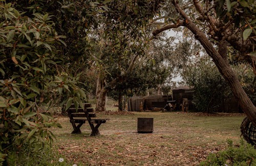 St Helens Apartment | Paddy's Shack - Outdoor Bath, Sauna & BBQ