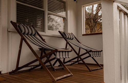 St Helens Apartment | Paddy's Shack - Outdoor Bath, Sauna & BBQ