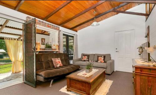 Speewah Bed & Breakfast | Pademelon Park BnB