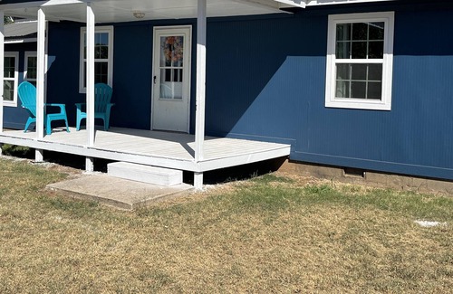 Milfay House | Paden - 3-bedrm, 1 king, sleeps 6. Parking galore.