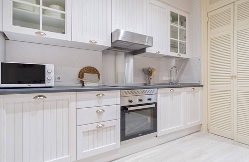 Castellana Apartment | PADILLA III - Three Bedroom Apartment, Sleeps 5