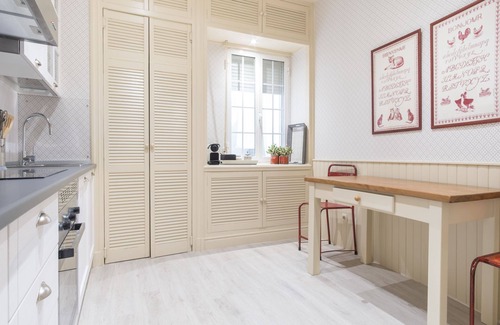 Castellana Apartment | PADILLA III - Three Bedroom Apartment, Sleeps 5