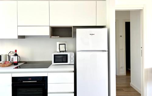 Sarmeola Apartment | Padova - 35 min Venezia - Suite Picasso Deluxe - Free Garage Parking