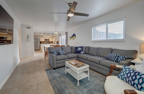 Corpus Christi Condo | Padre Island's Whitecap & Ellis Beach Getaway Condo-walk to beaches & seawall!