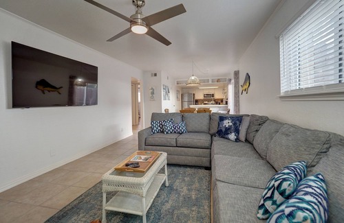 Corpus Christi Condo | Padre Island's Whitecap & Ellis Beach Getaway Condo-walk to beaches & seawall!
