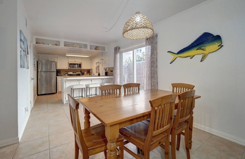 Corpus Christi Condo | Padre Island's Whitecap & Ellis Beach Getaway Condo-walk to beaches & seawall!