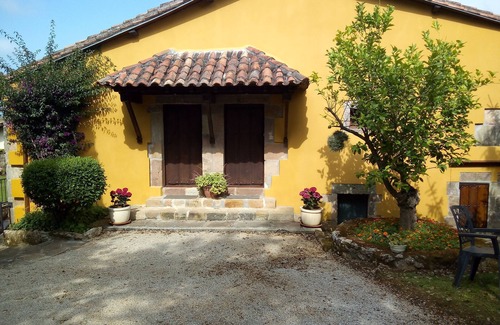 Alfoz de Lloredo Cottage | Padruno 3 apartments for 2/4 people