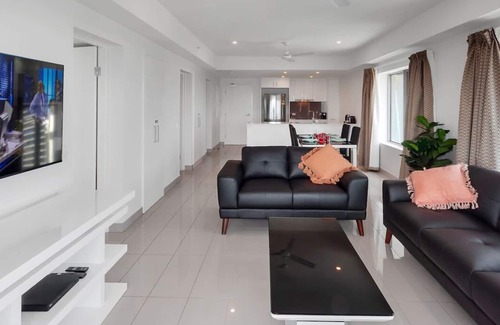 Darwin City Centre Apartment | "Padstow" Darwin City Penthouse