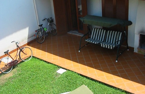 Laura Villa | Paestum sea; Villa in park with garden, condom pool open 1/6 -15/9