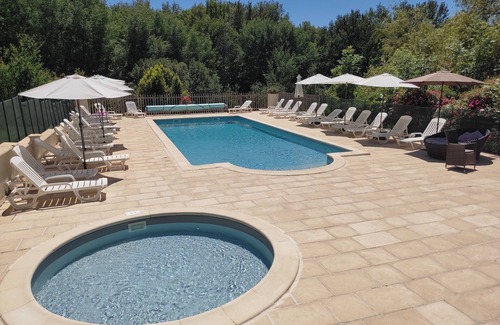 Catus Cottage | Pagel, "Soleil Levant", with large garden and heated swimming pool