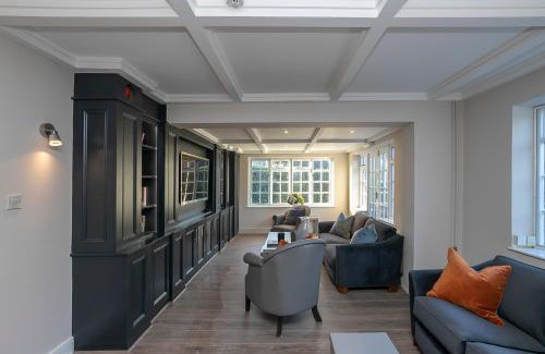 Old Harlow Hotel | Pages Hotel and Guesthouse