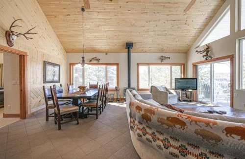 Pagosa Springs House | Pagosa Springs Family Retreat with Game Room and Views
