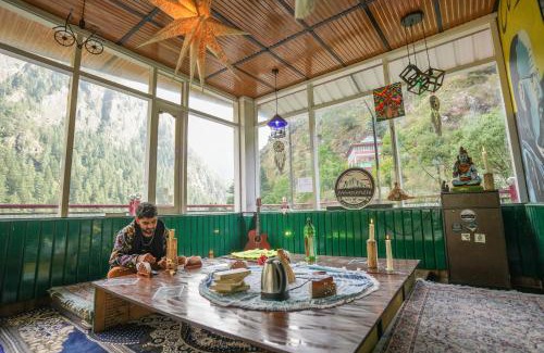 Kasol House | Pahadirovers Homestay & Cafe