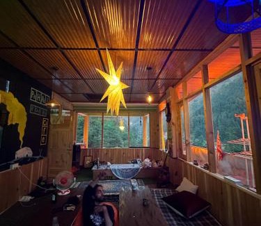 Kasol House | Pahadirovers Homestay & Cafe