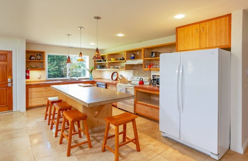 Paia House | Paia Family Cottage - Walk to everything in Paia Town