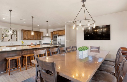 Santa Clara House | Paintbrush Retreat: Private Pool and Hot Tub, Movie Theater + Paradise Village W