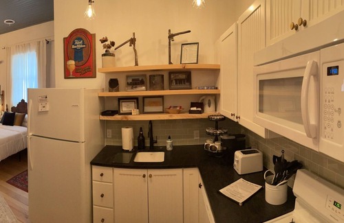 Albuquerque House | Painted Lady Bed & Brew