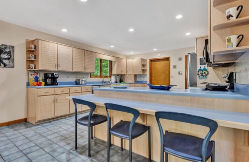Westlake Corner House | Painted Sky Landing - Dog-friendly/Game Room/Water Toys