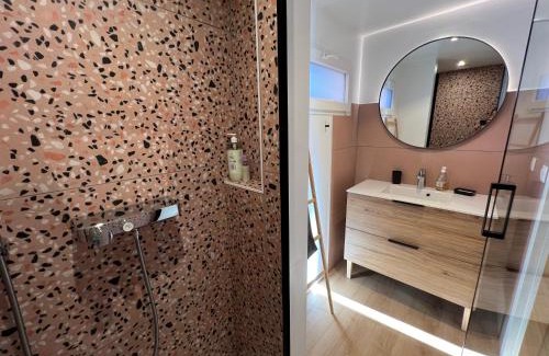 La Motte-dʼAigues Apartment | Paisible gîte moderne avec vue sur le Luberon