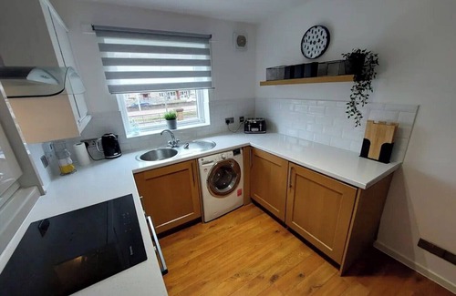 Paisley Apartment | Paisley Panda Flat Central UWS GLA Glasgow Airport