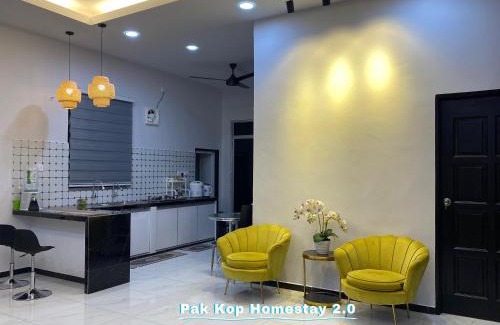 Kampung Sungai Aceh Villa | Pak Kop Homestay with private pool 2
