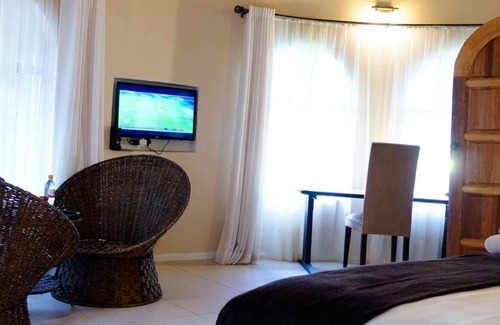 Harare East Cabin | Pakanaka Lodge
