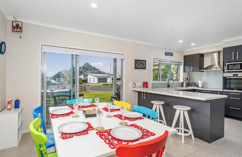 Tairua House | Paku Sea-escape - Tairua Holiday Home