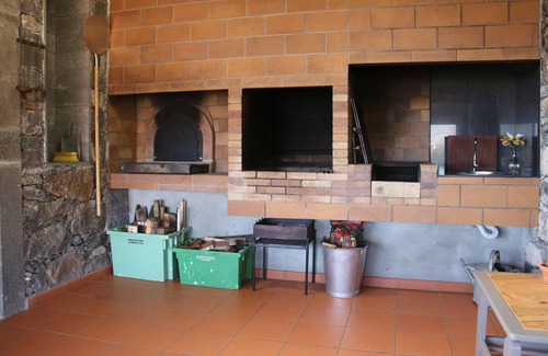 Camara de Lobos Ski Chalet | "Palheiro do Covão" cottage